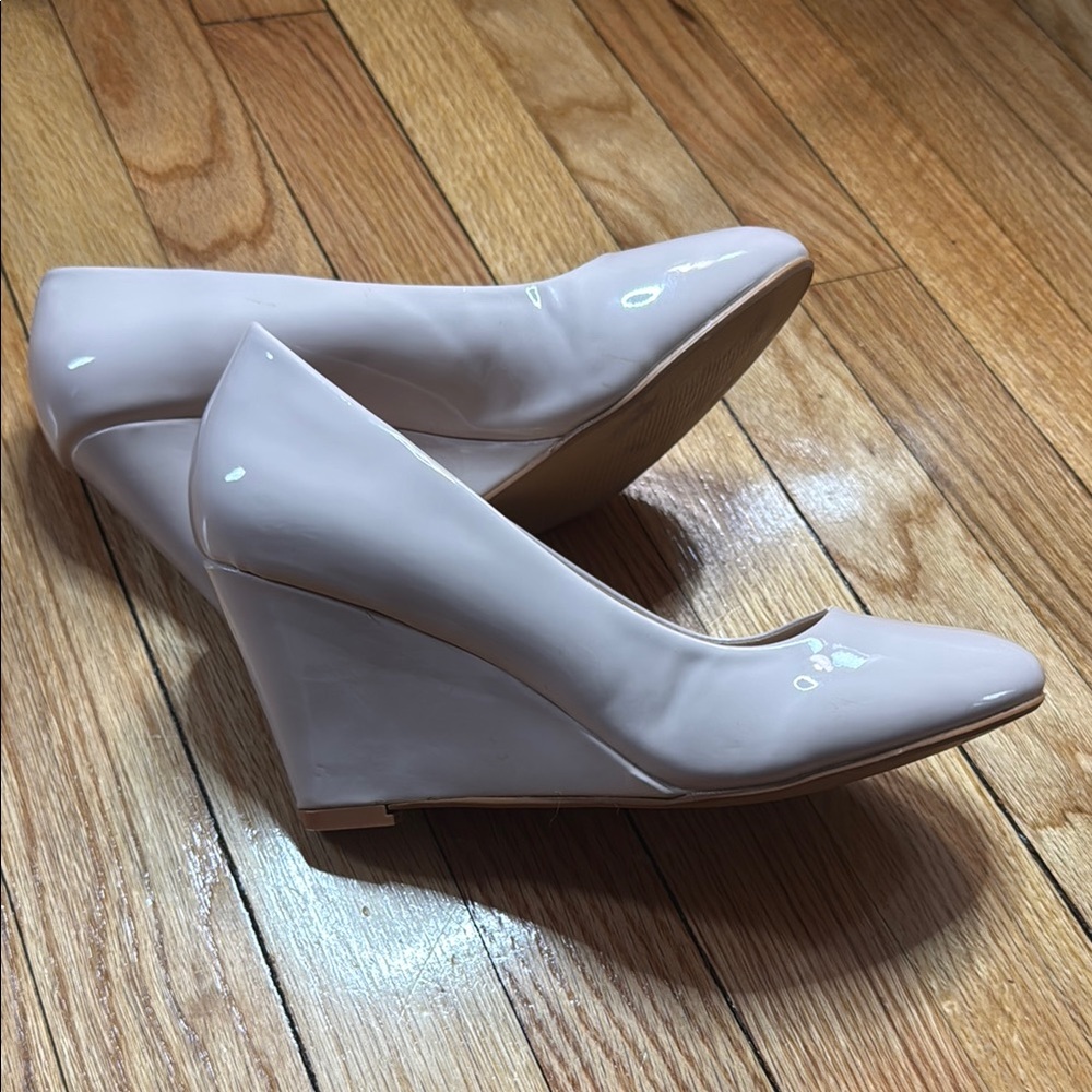Bella Marie Cream Wedges